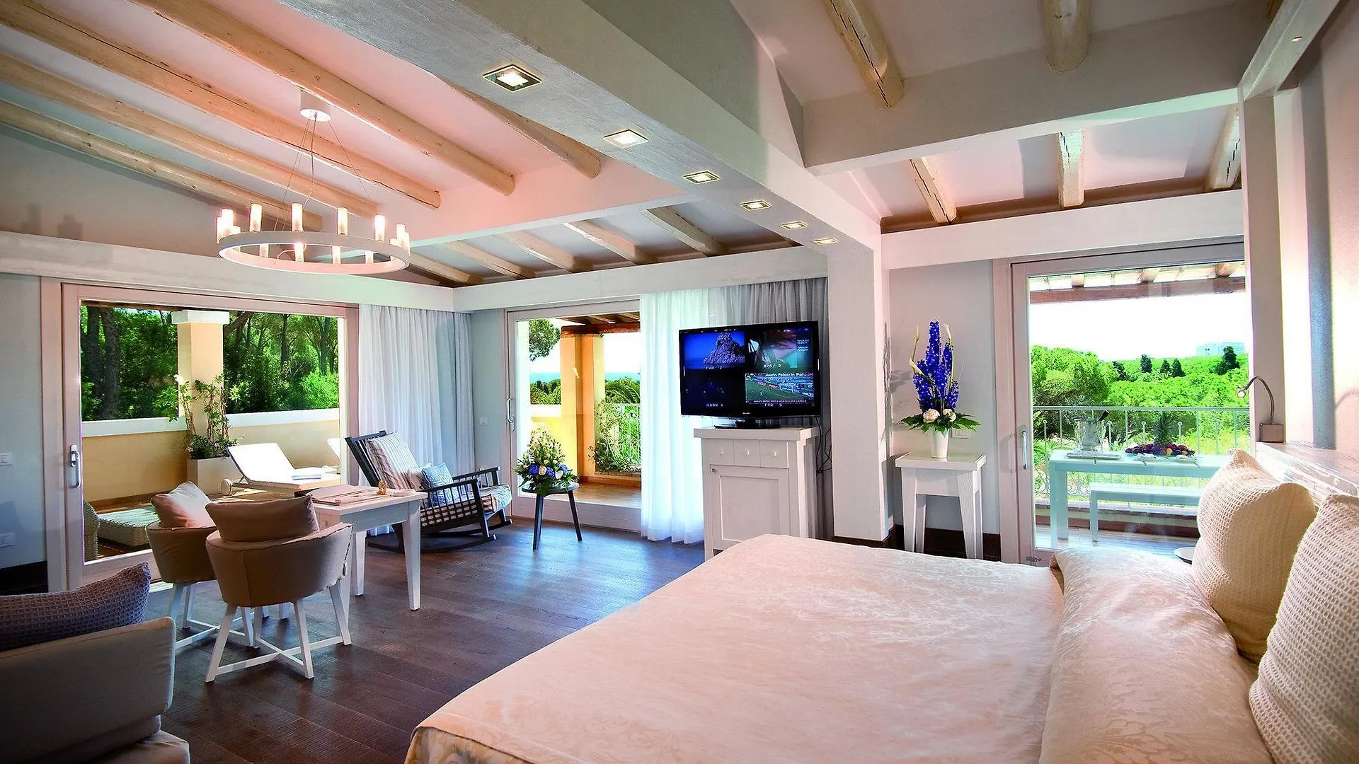 Forte Village Resort - Villa Del Parco & Spa Santa Margherita di Pula 5*,