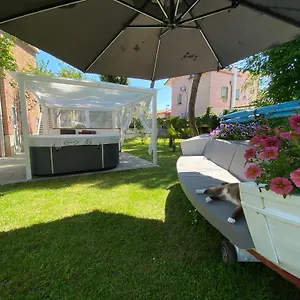 Bed & Breakfast And Sail